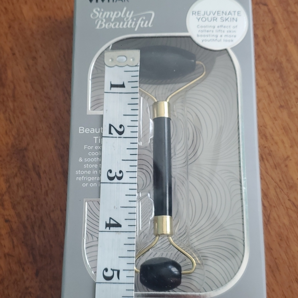 Black Obsidian Facial Roller - Picture 5 of 13